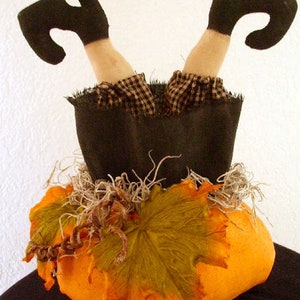 Halloween Witch Legs Sewing Pattern / Pumpkin Sewing Pattern / Instant Download / Witch Legs in Pumpkins image 7