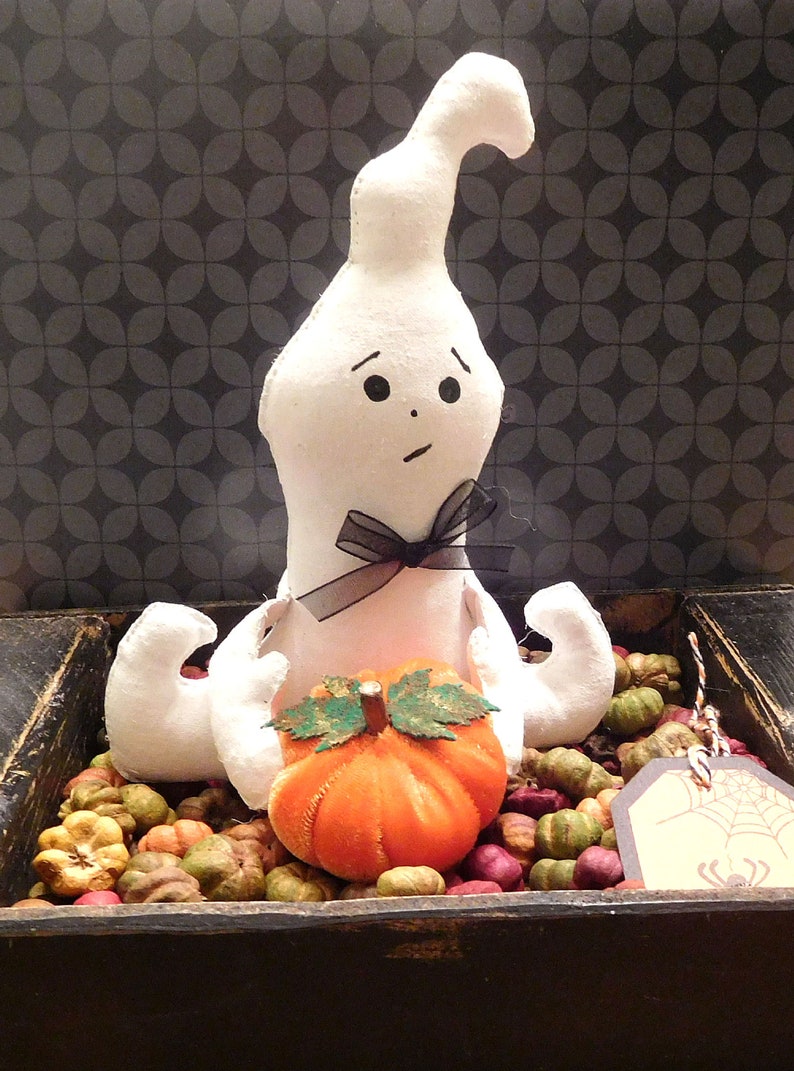 This is the pattern for a simple 9 1/2-inch ghost sitter... so cute and easy.  Great for craft shows and a great table center piece.