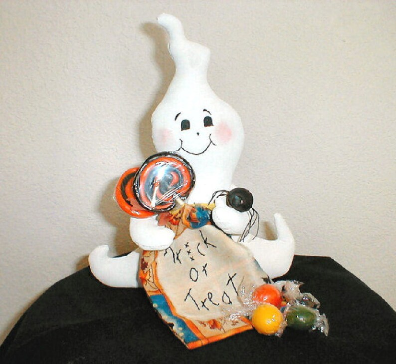 This is the pattern for a simple 9 1/2-inch ghost sitter... so cute and easy.  Great for craft shows and a great table center piece.