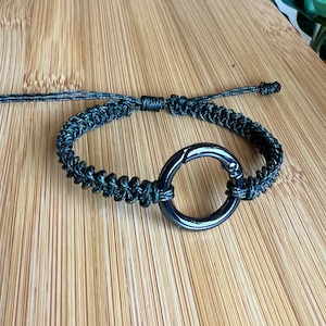 Micro Paracord Adjustabke Bracelet with Carabiner Clip