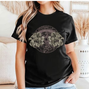 Griffin T-Shirt, Retro Animal Shirt, Vintage Mythological Beast Shirt, Basic Animal Print, Big Eagle Shirt, Fantasy Lion Shirt, Art Shirt