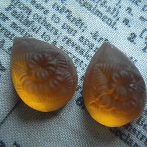 Flower Molded Vintage Matte Topaz Golden Brown Glass Frosted Pear Cabs 18x13mm 2 Pcs