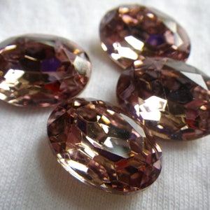 Light Amethyst Faceted Foiled Glass 18X13mm Oval Jewels 4
