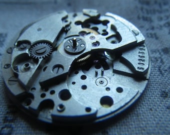 Watch Parts Lot 9 Round Watch Movement with Date Dial As Shown 1 Pcs