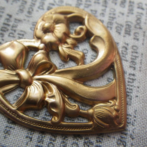 Tied with a Bow Beribboned Heart Vintage Brass Stampings 45x35mm 2 Pcs