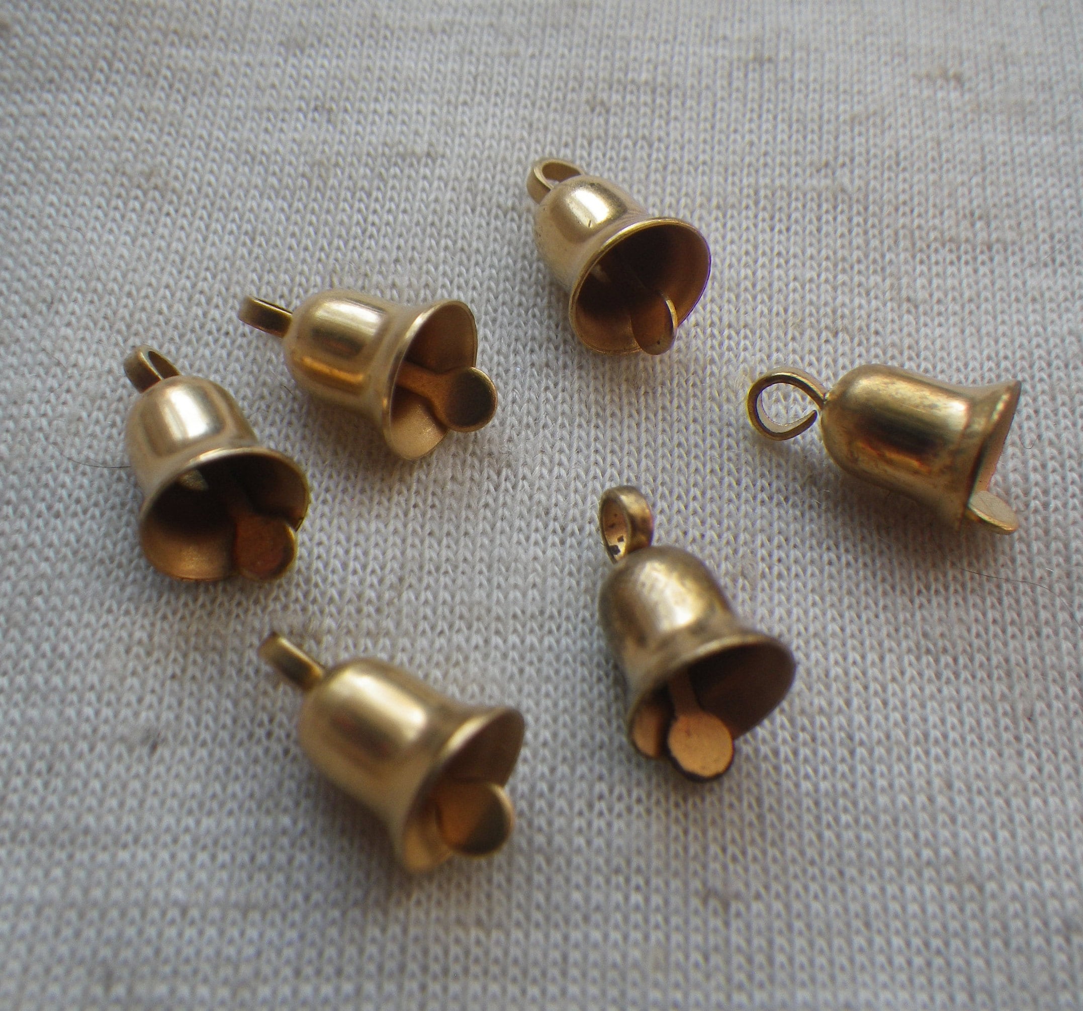 50pcs Small Bells Diy Mini Tiny Iron Jingle Bells With Hole For Craft  Jewelry Festival Birthday Decorationgold