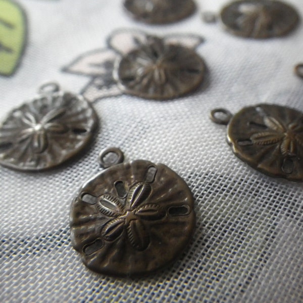 Petits pendentifs à breloques en laiton dollar des sables, estampés de bœuf, 11 mm de diamètre, 6 pièces
