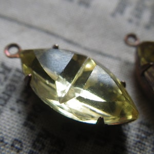 Jonquil Yellow Incised Facetted 18x9mm Navette Drops 4 Pcs