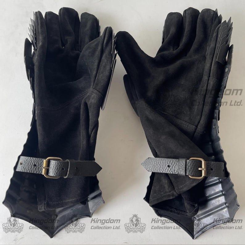 black_nazgul_gauntlets