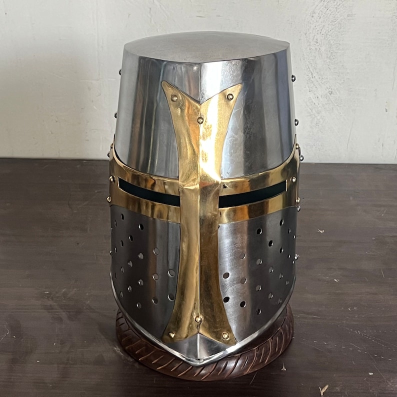 templar_crusader_knight_helmet