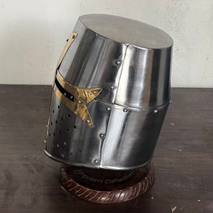 templar_crusader_knight_helmet