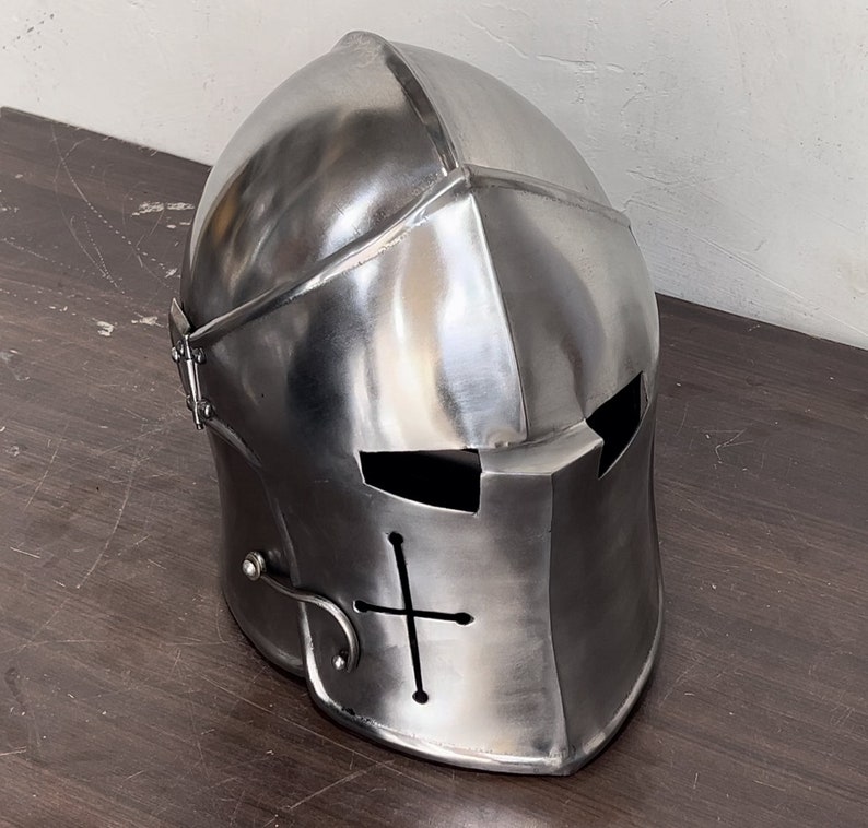 barbute_knight_helmet