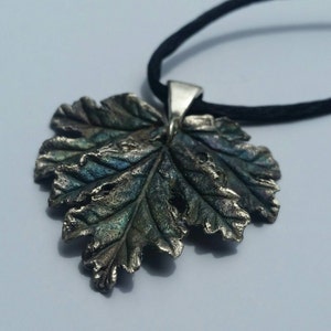 Silver Geranium Necklace image 2