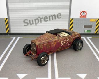 1932 Ford Roadster Race Car Customized 1/64 scale Diecast Car. Custom Barn Find Style. Weathered And Rusty Custom M2 Machines Hot Rod