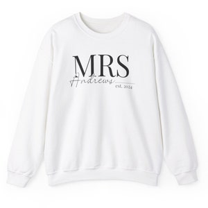 Customised Bride Sweatshirt, bride jumper, bride to be jumper, wifey sweatshirt, hen do, team bride, bridal jumper