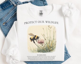 Bumblebee Sweater, Honeybee Gift for Bee Lover, Retro Wildlife Animals Sweater for Beekeeper Gift, Vintage Wildlife Sweater for Nature Lover
