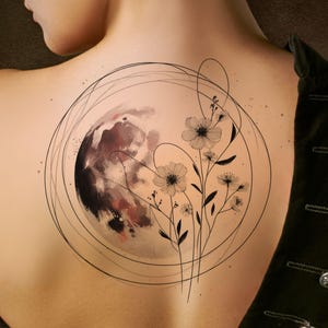 月と花のタトゥーデザイン：印刷可能なテンプレート（すぐにダウンロード可能）