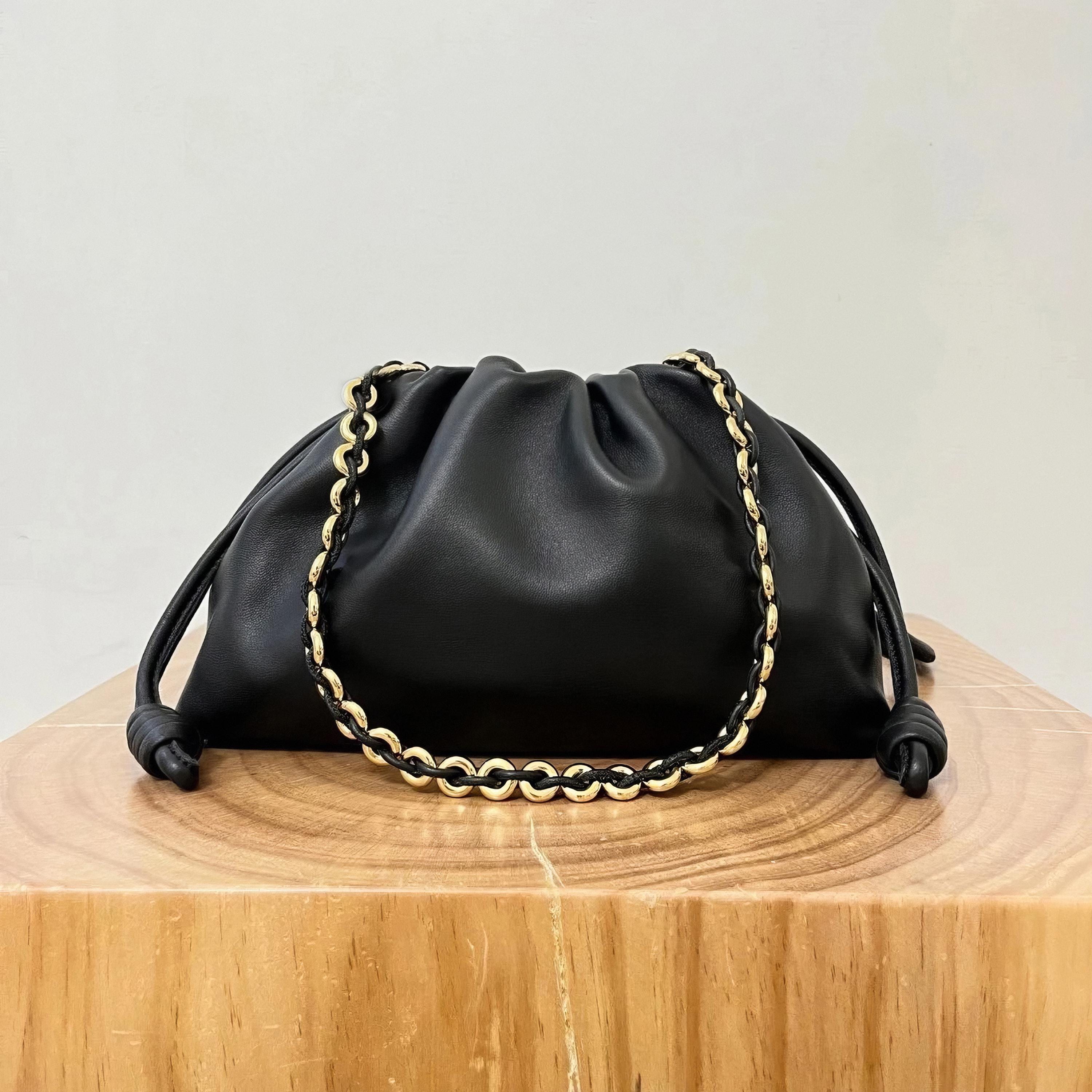 VIP【送料関税込】LOEWE SOFT LEATHER FLAMENCO MINI PURSE Mini Flamenco purse in mellow nappa lambskin Red - LOEWE