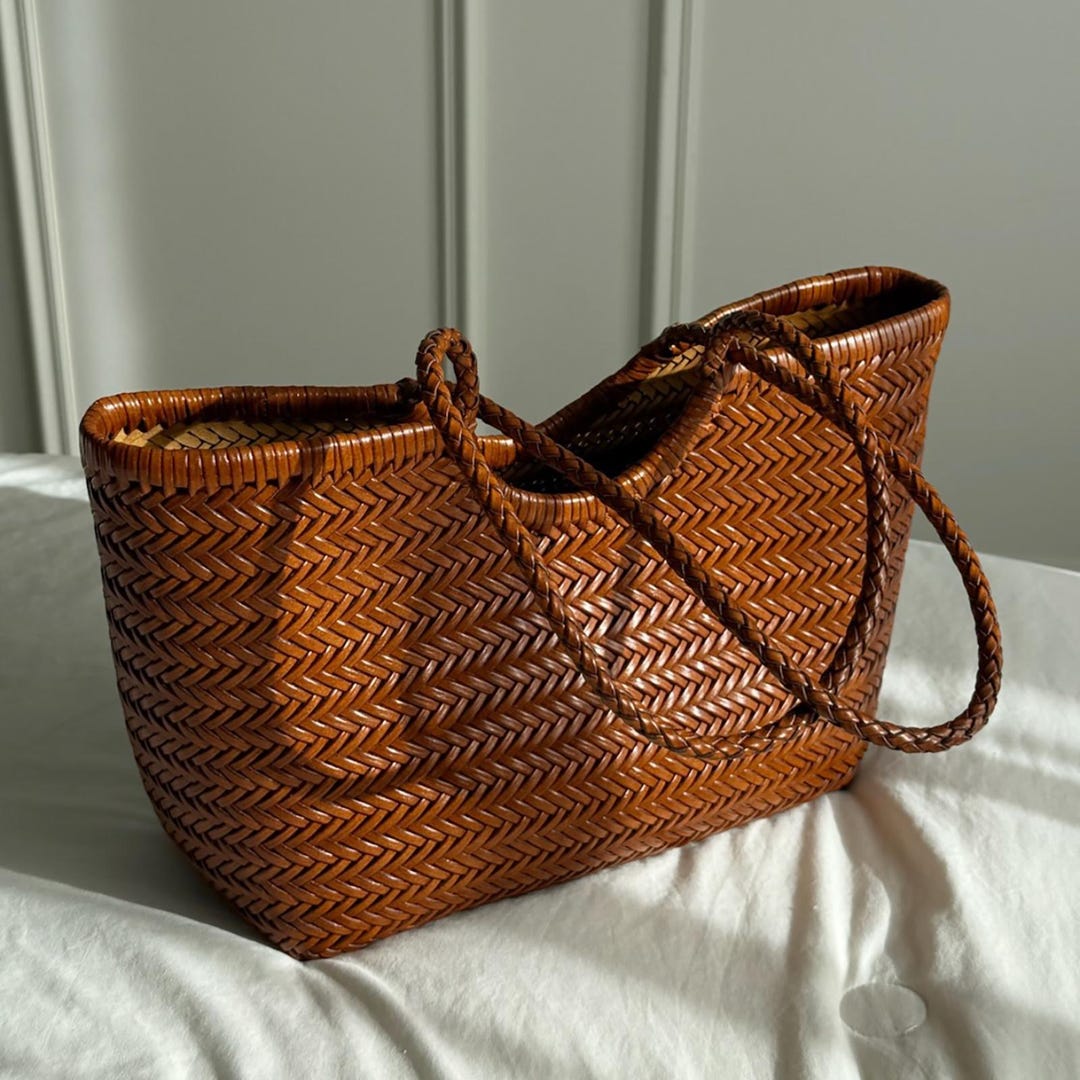 DEVOA　Hand made bag cow leather DEVOA Hand made bag cow leather The Design Edge Tooling