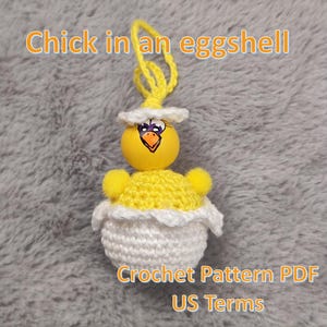 Könnte beinhalten: Ein weißer Keramikbecher mit schwarzem Henkel und dem Text "But First, Coffee" in schwarzer, fetter Schrift. Der Becher steht auf einer weißen Oberfläche.