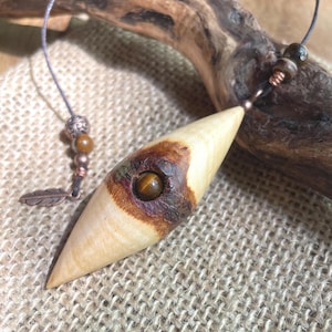 Handmade hornbeam wood pendulum, tiger&#39;s eye pendulum, divinatory pendulum, dowsing, magnetism, spirituality, meditation