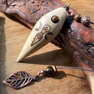 Handmade oak wood pendulum, fertility goddess pendulum, tiger&#39;s eye pendulum, divinatory pendulum, dowsing, wicca, three moons