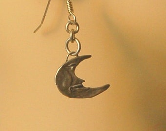 Sterling silver crescent moon pierced earrings