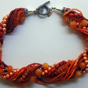 Orange necklace image 3