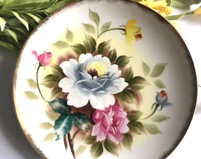 Lovely Folk Art Roses Vintage Collectors Plate