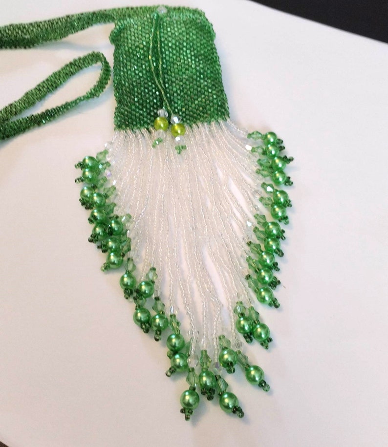 Collier de perles, sac amulette, sac à souhaits en vert image 3