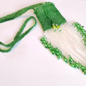 Collier de perles, sac amulette, sac à souhaits en vert image 6