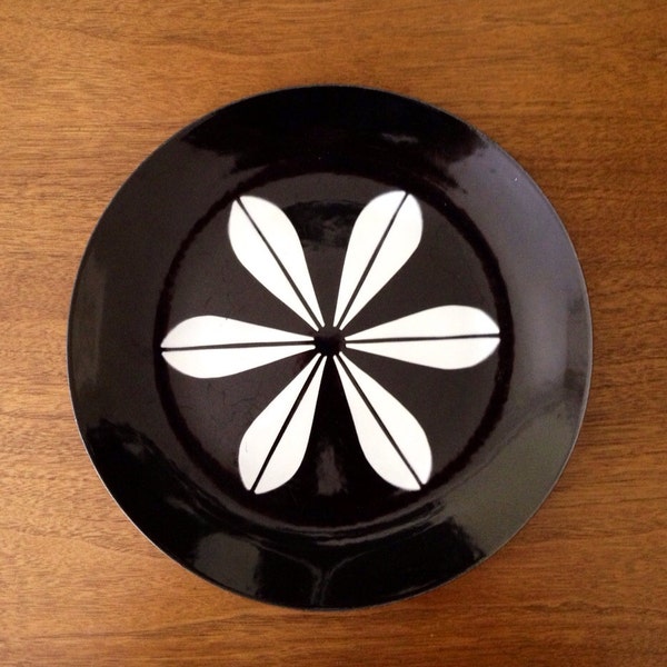 Near Mint Cathrineholm Black Lotus Enamelware Plate