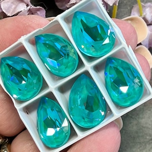 Laguna DeLite Swarovski Crystal 1Pc 18x13 art 4320 Pear With SP or GP Setting