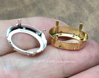 Puede incluir: Dos engastes metálicos ovalados para colocar piedras. Un engaste es plateado y el otro es dorado.