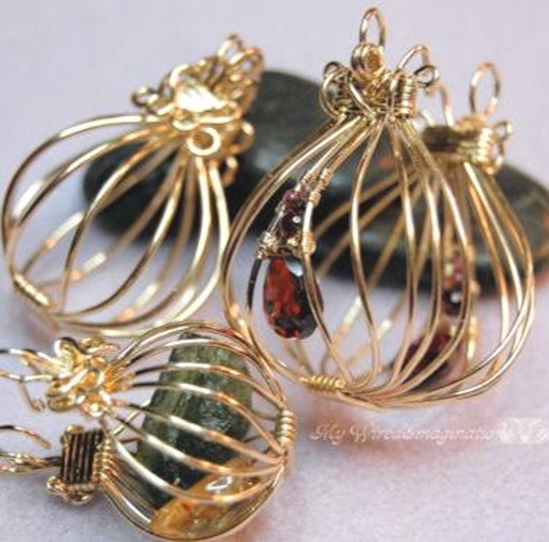 ワイヤーラップペンダントの作り方：ヒンジ付きケージとロケットジュエリー、ステップバイステップのジュエリーPDF、はんだ付け不要 画像 3