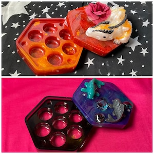 Tärningslåda med drake eller koi-fisk som lyser i mörkret, Epoxiharts, Handgjord, D&D