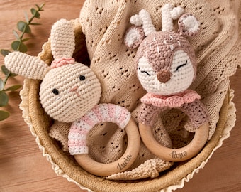 Personalisierte Häkeln Tierrassel: Personalisierte hölzerne Baby Spielzeug