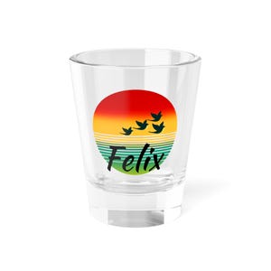 Jamaika Sunset Birds Schnapsglas, 1,5 Unzen benutzerdefinierter Name Erwachsenen Geschenk, Reggae Musik 420 Hippie Glas Ware, Stoner Bar Zubehör