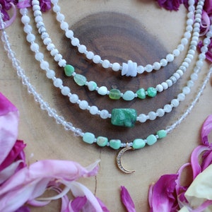 Sommer Schmuck, Edelstein Fußkettchen, neutral, weiß Smaragd grün, Mond, Mondstein, soft blue, Stein, Wählen Sie Ihre Größe, witchy Geschenk für sie
