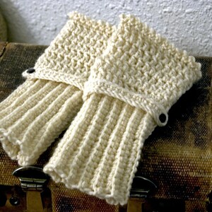 Romantic Fingerless Glove Pattern PDF image 1