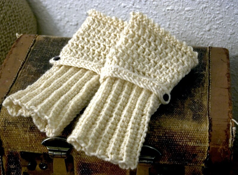 Romantic Fingerless Glove Pattern PDF image 1