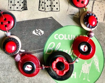 Vintage Button Necklace, Upcycled Button Necklace, Upcycled Jewelry, Button Jewelry, Red and Black Necklace, Handmade Button Jewelry,