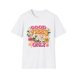 Good Vibes Only T-shirt, retro bloemenprint, shirt in jaren 70-stijl, vintage hippie bloemenprint, boho zomershirt afbeelding 6