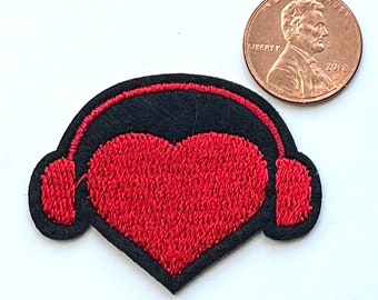 Headphones Music Heart Patch - Heart Music Emblem - Love Music Appliqué - iHeart Music Embroidered Patch - NV15