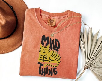 Camiseta Comfort Colors® para mamá gata, regalo para mamá gata, camiseta de The Wild Things, camisetas para mamá gata, camiseta para amantes de los gatos, camiseta para mamá gata nueva, mamá peluda