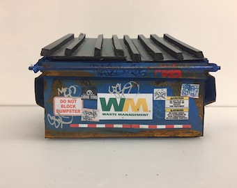 Dumpster that opens and closes diorama