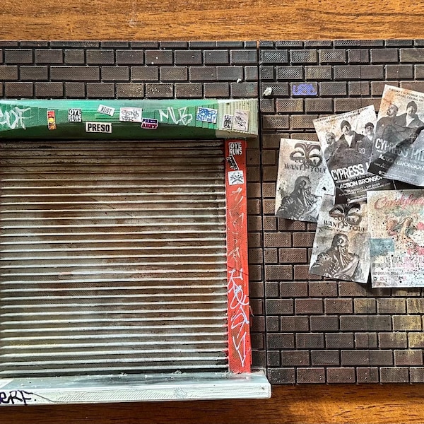 1:18 Scale Modular Alleyway Wall – Diorama for 3.75” Figures (Unpainted or Weathered)