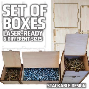 Peut inclure: Ensemble de six boîtes en bois découpées au laser de différentes tailles. Les boîtes sont empilables et portent les inscriptions "SET OF BOXES LASER-READY 6 DIFFERENT SIZES" et "STACKABLE DESIGN".
