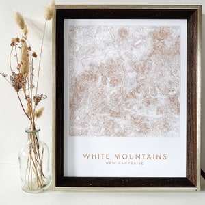 Carte topographique peinte à la main White Mountains New HAMPSHIRE dessin (impression d'art) randonneur montagne Remise des diplômes mariage aventurier carte murale