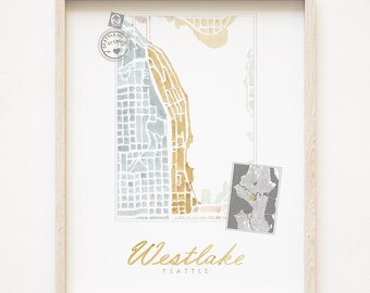 Könnte beinhalten: Ein Aquarell-Karten-Druck von Westlake, Seattle, mit einem gold-blauen Farbschema. Der Druck zeigt einen Stempel mit der Aufschrift "Seattle Love" und den Text "Westlake Seattle".